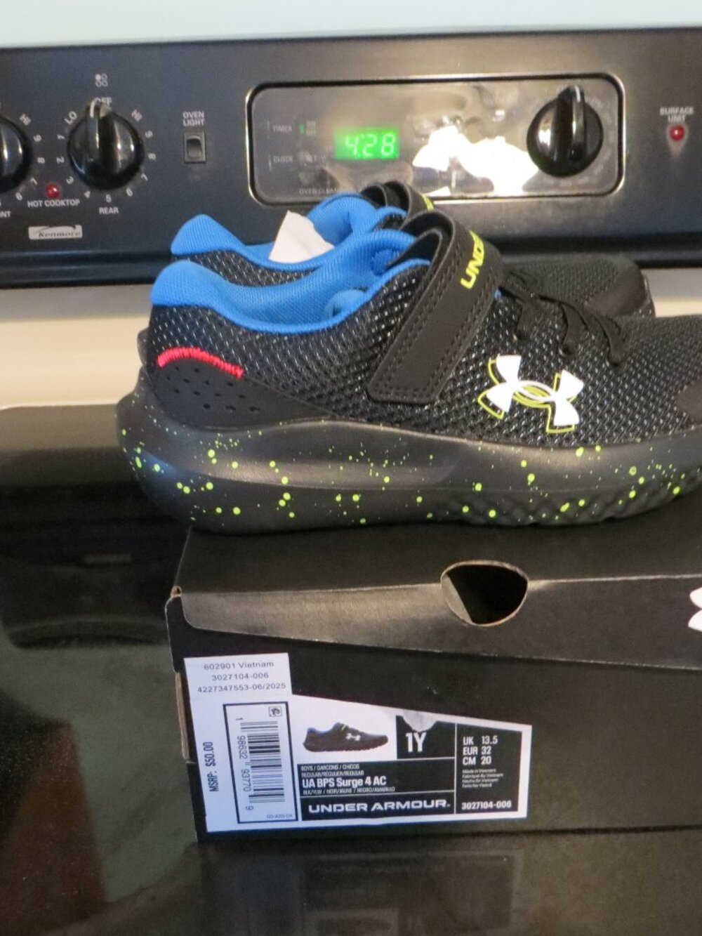 Boy's Under Armour BPS Surge 4 AC Sneakers